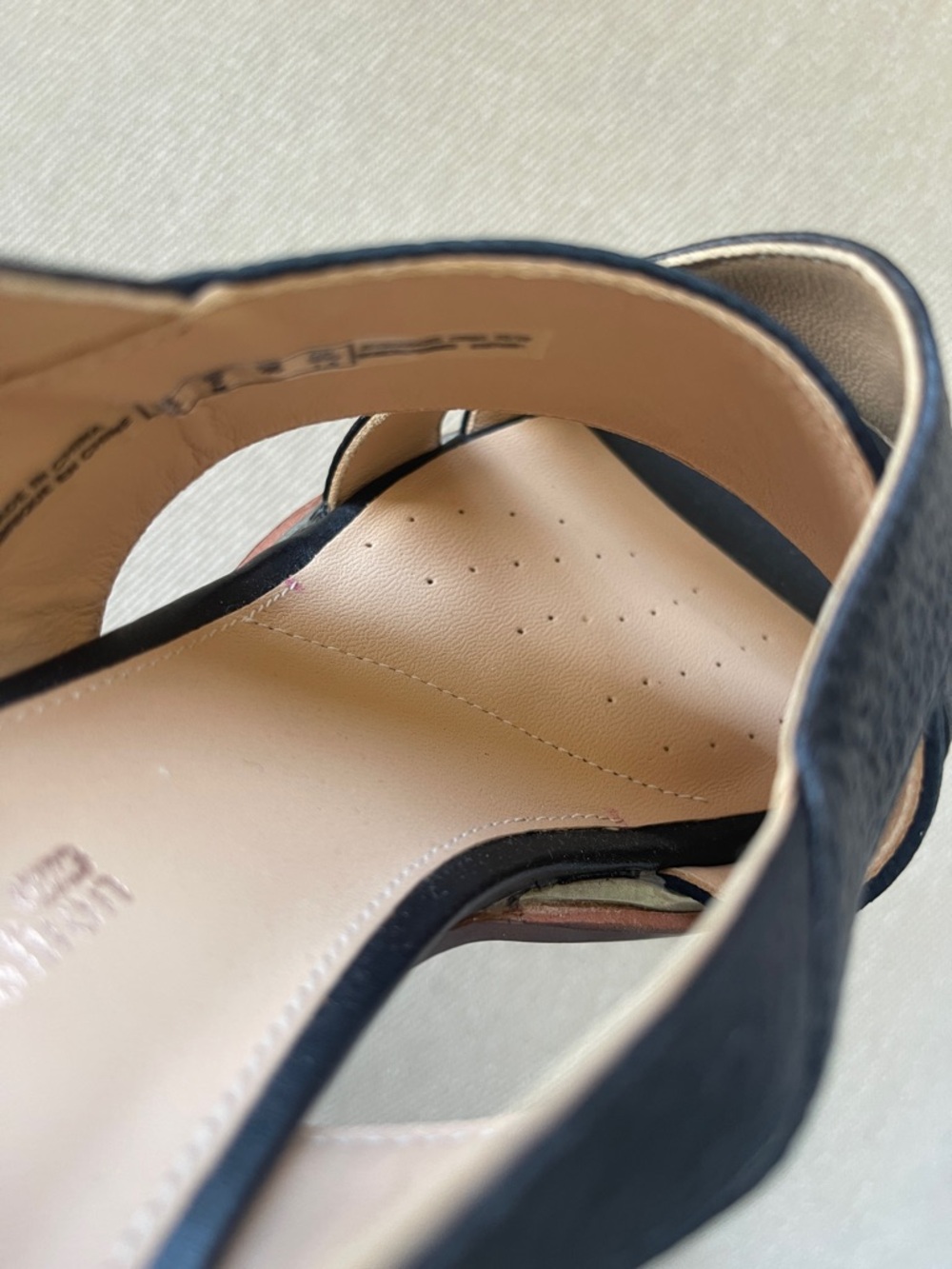 CLARKS COLLECTION | Black Leather Block Heel Sandals | Women’s 9 - Picture 12 of 13